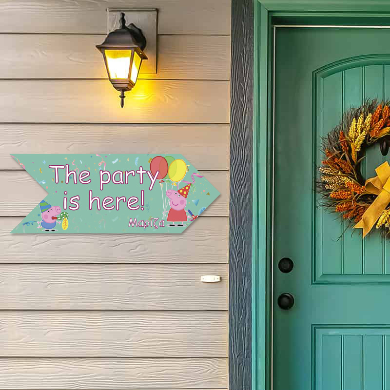 Ξύλινη Πινακίδα Peppa με όνομα βελάκι/40cm*15cm