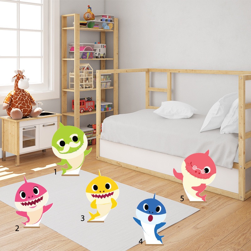 Διακοσμητική φιγούρα Baby Shark 50cm Ξύλινη με βάση/1 τμχ