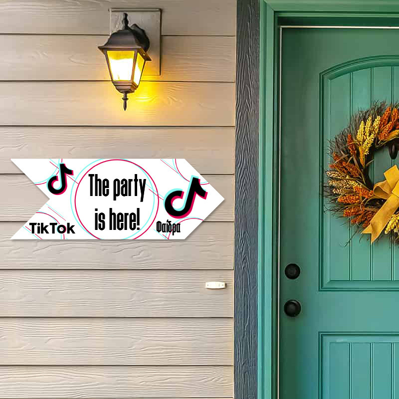 Ξύλινη Πινακίδα TikTok με όνομα βελάκι/40cm*15cm